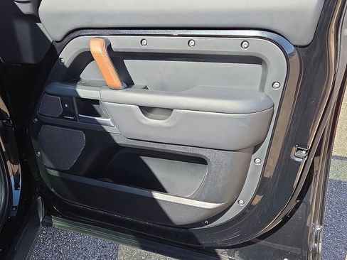 Used 2024 Land Rover Defender 110 X-Dynamic SE image 14