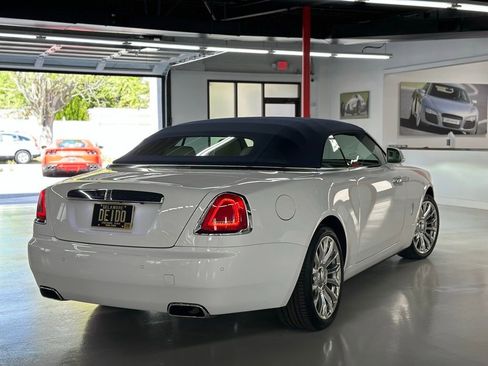 Used 2020 Rolls-Royce Dawn image 7