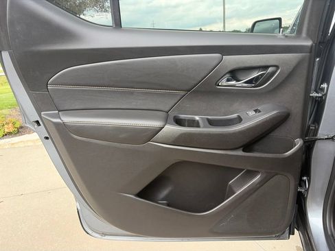 Used 2021 Chevrolet Traverse LT AWD/4WD image 39