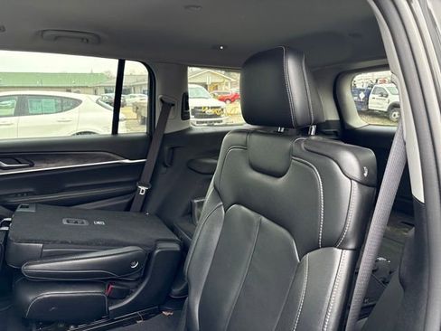 Used 2023 Jeep Grand Cherokee L Limited w/ Black Appearance Package image 11