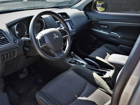 Used 2018 Mitsubishi Outlander Sport ES image 11