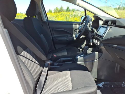 Used 2022 Nissan Versa S FWD image 9