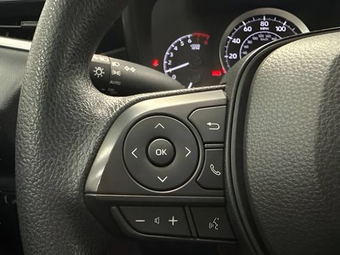 Used 2022 Toyota Corolla LE FWD image 17