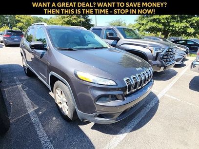 Used 2016 Jeep Cherokee Latitude w/ Cold Weather Group