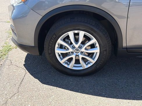 Used 2017 Nissan Rogue SV AWD/4WD image 22