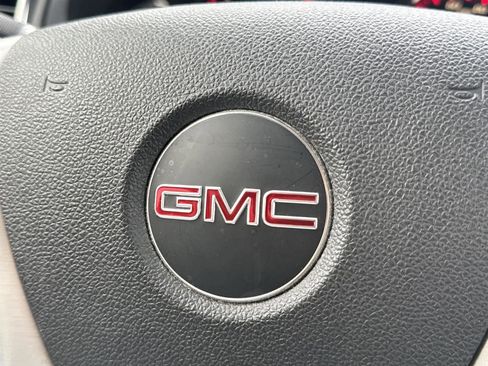 Used 2012 GMC Acadia SLE image 30