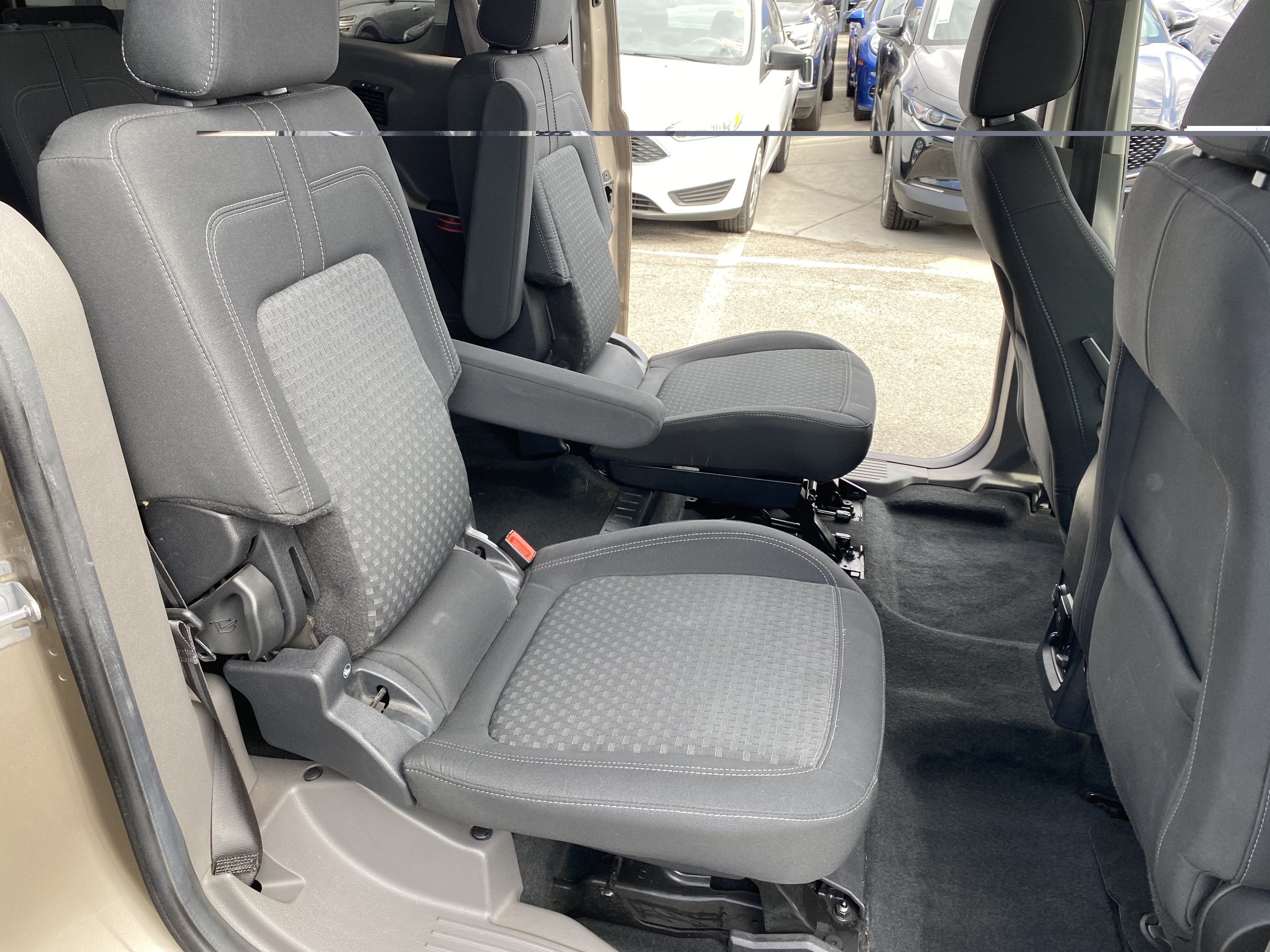 Used 2019 Ford Transit Connect XLT FWD image 18