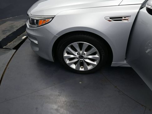 Used 2017 Kia Optima EX w/ Premium Package FWD image 12