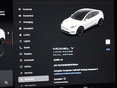 Used 2022 Tesla Model Y Long Range AWD/4WD image 18