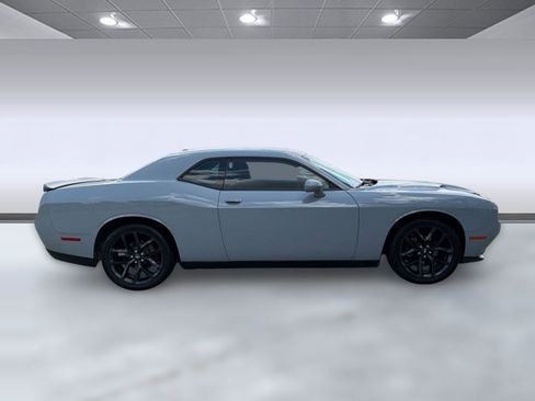 Used 2020 Dodge Challenger SXT w/ Driver Convenience Group RWD image 7