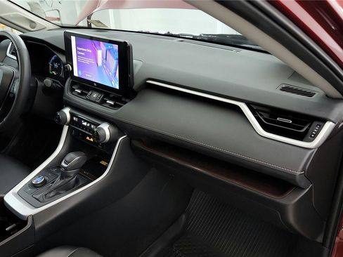 Used 2024 Toyota RAV4 Limited image 25
