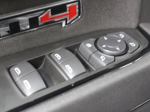 Used 2025 GMC Sierra 1500 AT4 w/ Technology Package AWD/4WD image 82