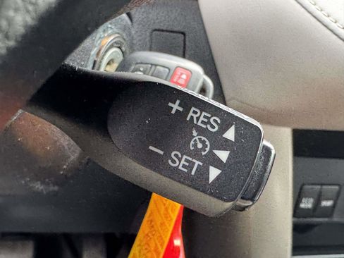 Used 2015 Toyota RAV4 XLE AWD/4WD image 41