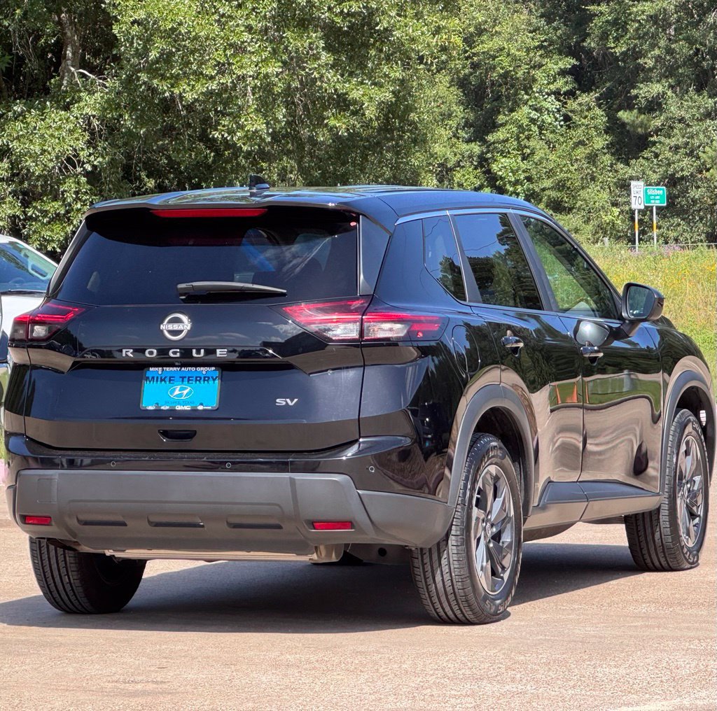 Used 2024 Nissan Rogue SV FWD image 13