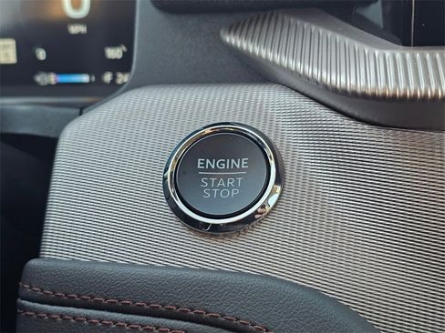 Used 2025 Ford Explorer Active image 17