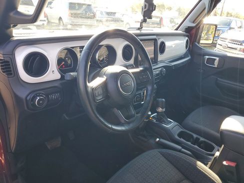 Used 2021 Jeep Wrangler Unlimited Islander image 12