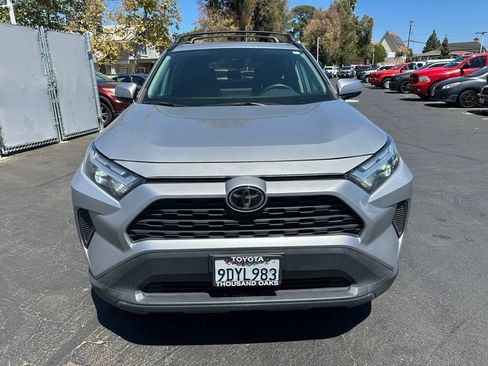 Used 2022 Toyota RAV4 XLE w/ Convenience Package FWD image 6
