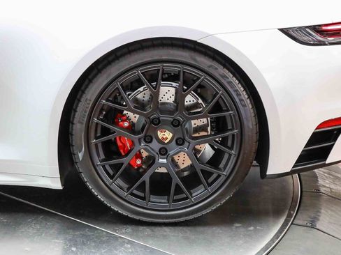 Used 2024 Porsche 911 Carrera S image 9