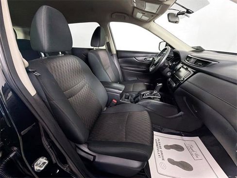 Used 2020 Nissan Rogue S image 27