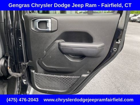 Used 2024 Jeep Wrangler Unlimited AWD/4WD image 39