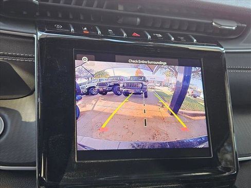 New 2025 Jeep Grand Cherokee L Laredo w/ Luxury Tech Group I RWD image 17