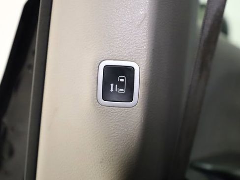 Used 2020 Chrysler Pacifica Touring-L image 29