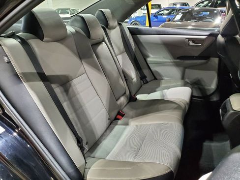 Used 2017 Toyota Camry SE FWD image 18