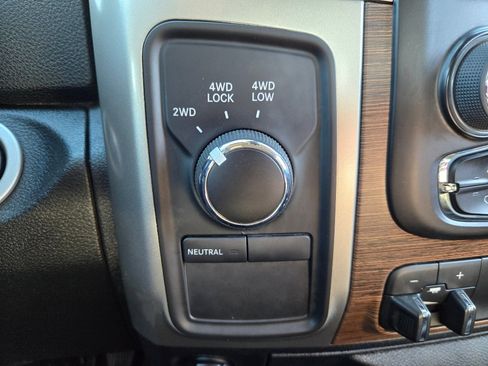 Used 2017 RAM 2500 Laramie w/ Protection Group image 19