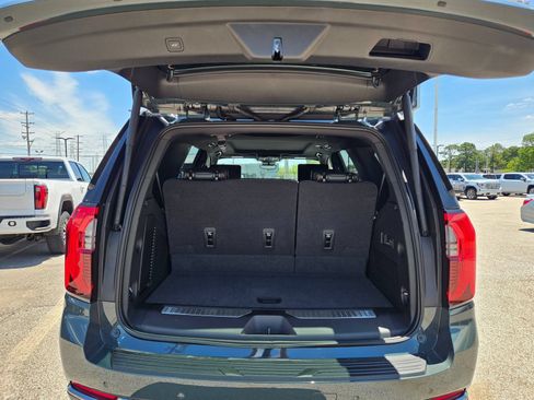 New 2026 GMC Yukon AT4 w/ AT4 Premium Plus Package AWD/4WD image 4