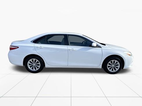 Used 2016 Toyota Camry LE image 10