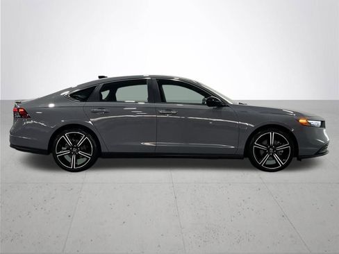 Used 2023 Honda Accord Sport image 9