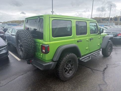 Used 2025 Jeep Wrangler Unlimited Sport AWD/4WD image 2