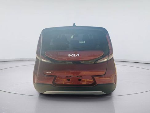Used 2024 Kia Soul LX w/ Option Group 015 FWD image 4