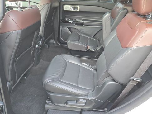 Used 2023 Ford Explorer Platinum w/ Technology Package image 23