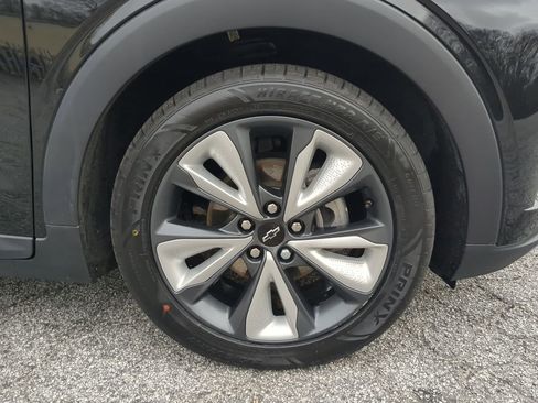 Used 2023 Chevrolet Bolt EUV LT w/ Convenience Package image 9