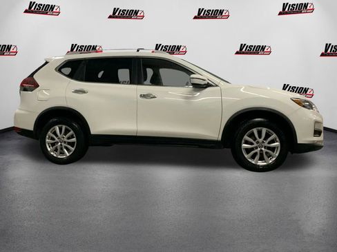 Used 2019 Nissan Rogue SV image 4