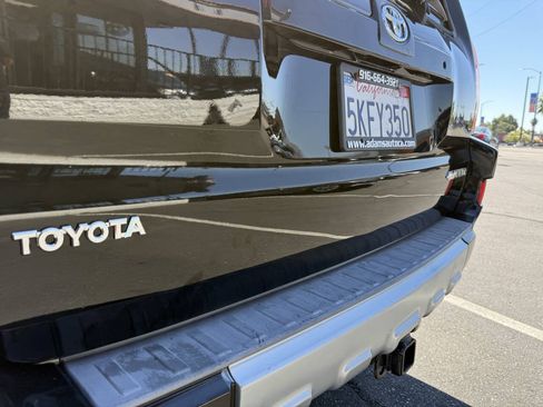Used 2004 Toyota 4Runner SR5 AWD/4WD image 21