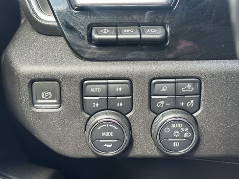 Used 2024 Chevrolet Silverado 2500 High Country w/ High Country Premium Package AWD/4WD image 28