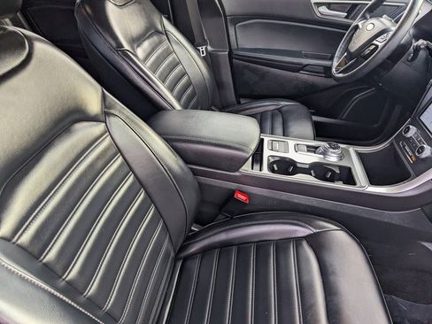 Used 2024 Ford Edge SEL image 11