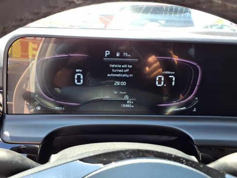 Used 2025 Kia Seltos S FWD image 15