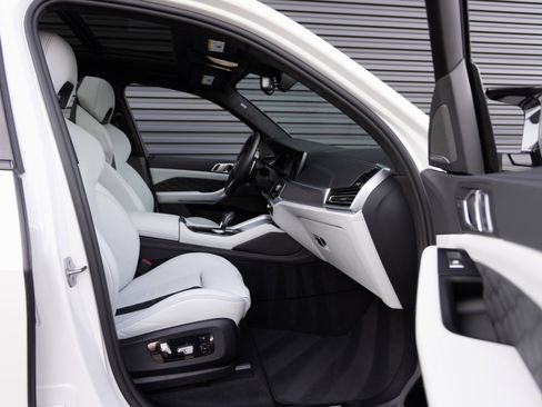 Used 2022 BMW X5 M w/ Competition Package 2 image 32