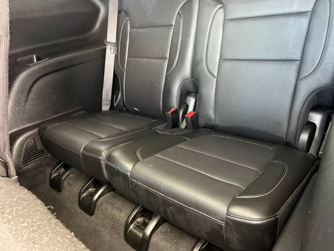 Used 2020 GMC Acadia SLT w/ Premium Package FWD image 16