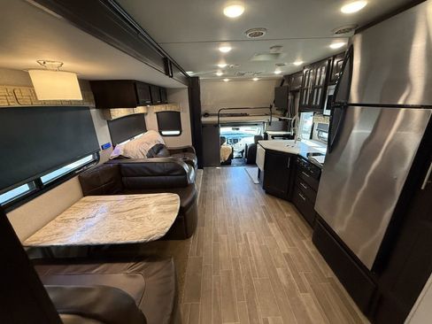 Used 2018 RAM 5500 SLT w/ Quick Order Package 29G SLT image 92