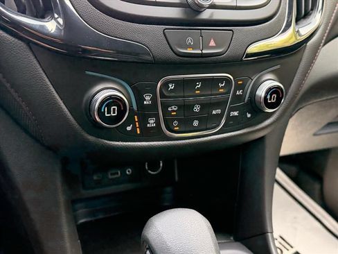Used 2024 Chevrolet Equinox RS w/ RS Leather Package AWD/4WD image 24