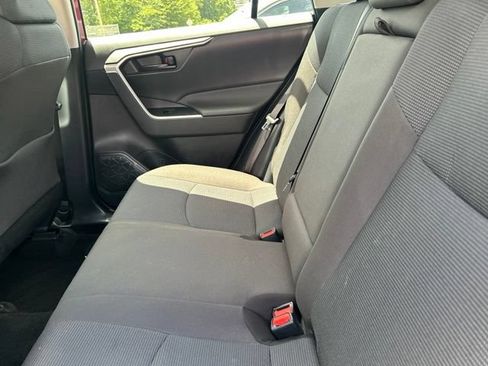 Used 2021 Toyota RAV4 LE AWD/4WD image 34