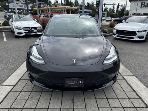 Used 2018 Tesla Model 3 Long Range RWD image 2