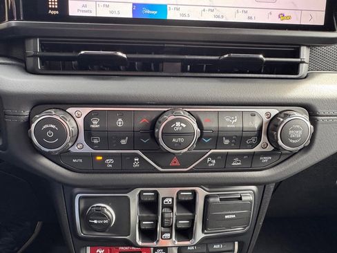 New 2026 Jeep Wrangler Unlimited Rubicon 392 image 31