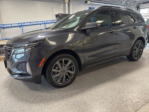 Used 2022 Chevrolet Equinox RS w/ Infotainment Package image 32