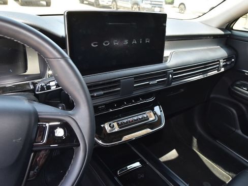 Used 2023 Lincoln Corsair FWD w/ Equipment Group 101A image 9