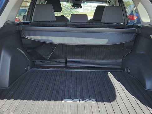 Used 2023 Toyota RAV4 XLE AWD/4WD image 18